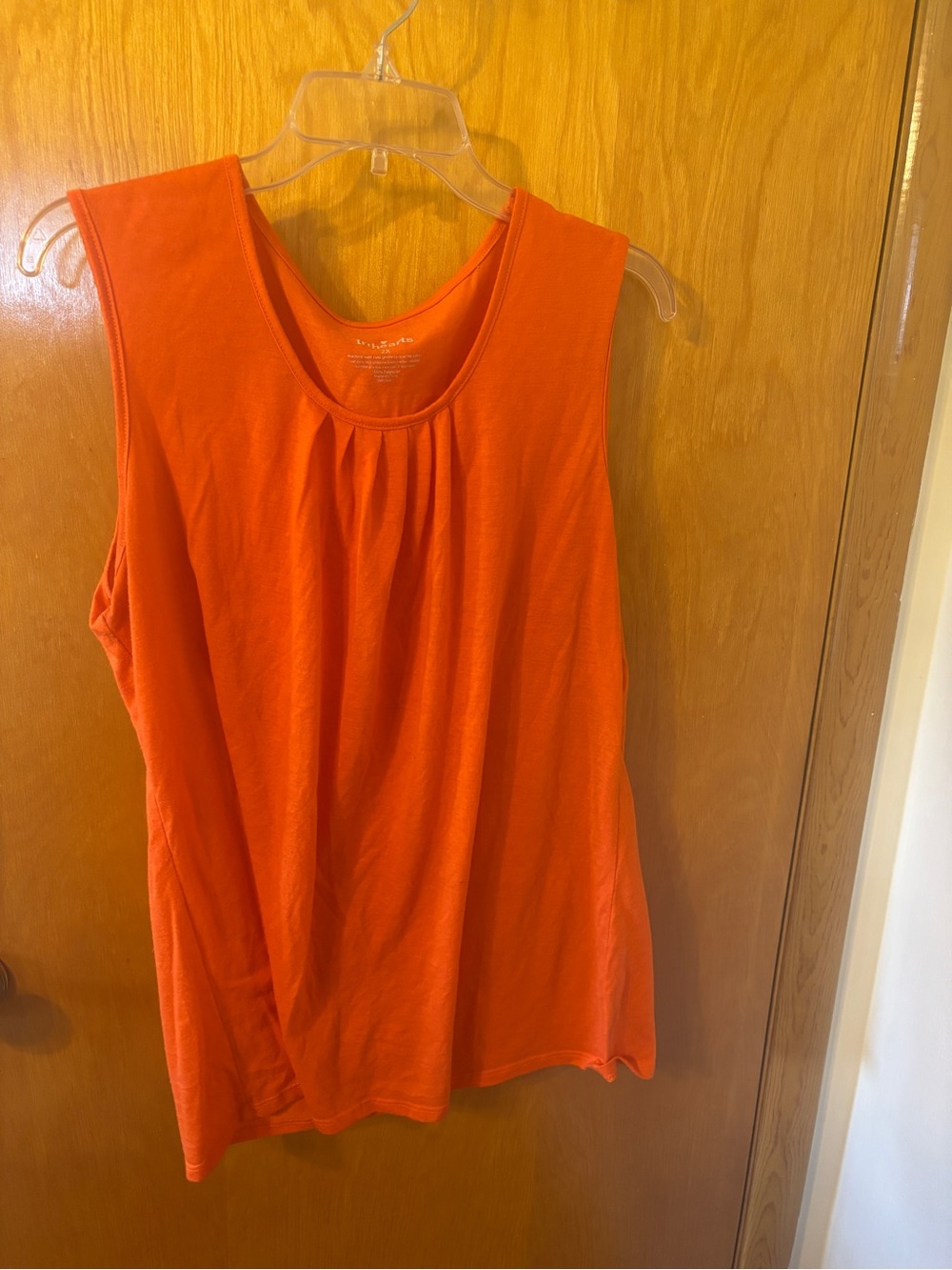 Sleeveless Scoop Neck Tank Top - Orange